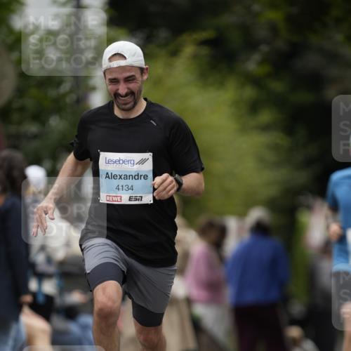 30.08.2026 - Blankeneser Heldenlauf Patografie http://msf.ph/oto/10091414 30.08.2026 12:17:31 Ziel 4055, 4134 meine-sportfotos.de