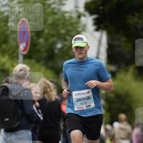 30.08.2026 - Blankeneser Heldenlauf Patografie http://msf.ph/oto/10091420 30.08.2026 12:17:37 Ziel 4055, 4134, 4272 meine-sportfotos.de