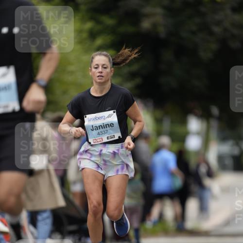 30.08.2026 - Blankeneser Heldenlauf Patografie http://msf.ph/oto/10091437 30.08.2026 12:18:11 Ziel 2231, 2406, 4103, 4385 meine-sportfotos.de