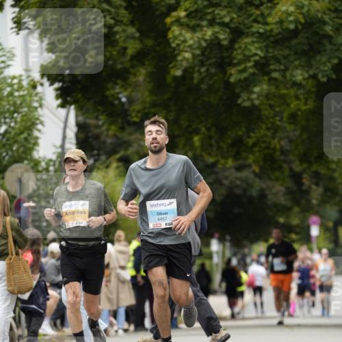 30.08.2026 - Blankeneser Heldenlauf Patografie http://msf.ph/oto/10091540 30.08.2026 12:20:59 Ziel 2601, 4454, 4457 meine-sportfotos.de
