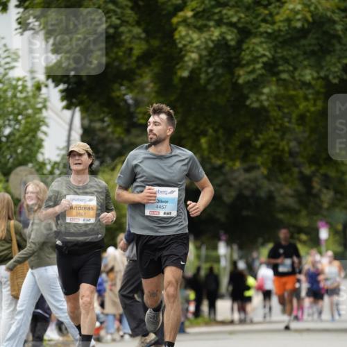 30.08.2026 - Blankeneser Heldenlauf Patografie http://msf.ph/oto/10091541 30.08.2026 12:20:59 Ziel 2601, 4454, 4457 meine-sportfotos.de