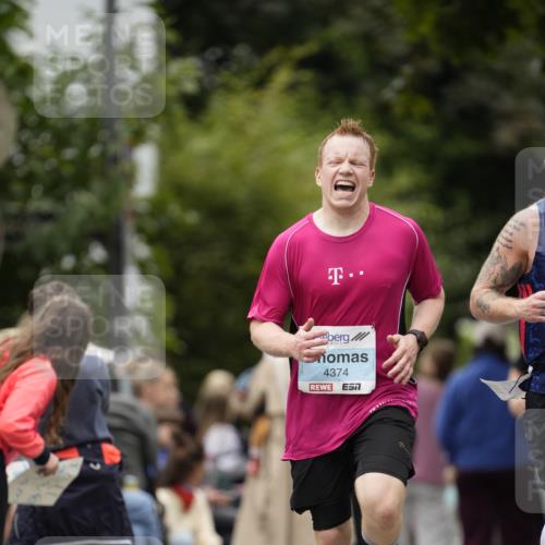 30.08.2026 - Blankeneser Heldenlauf Patografie http://msf.ph/oto/10091547 30.08.2026 12:21:16 Ziel 4067, 4374, 4393 meine-sportfotos.de