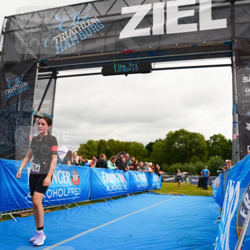 30.08.2026 - Elbe Triathlon Hamburg LAZAROV Photography http://msf.ph/oto/10091567 30.08.2026 13:03:14 Ziel 1808, 1813 meine-sportfotos.de
