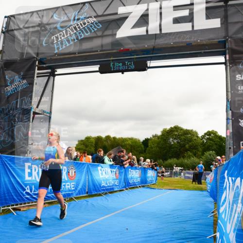 30.08.2026 - Elbe Triathlon Hamburg LAZAROV Photography http://msf.ph/oto/10091575 30.08.2026 13:03:21 Ziel 1813, 1885 meine-sportfotos.de