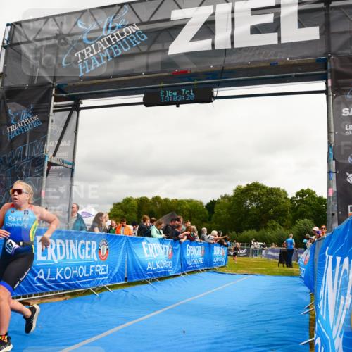30.08.2026 - Elbe Triathlon Hamburg LAZAROV Photography http://msf.ph/oto/10091581 30.08.2026 13:03:21 Ziel 1813, 1885 meine-sportfotos.de