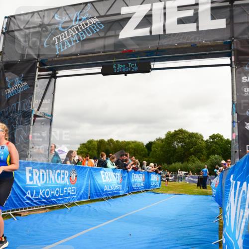 30.08.2026 - Elbe Triathlon Hamburg LAZAROV Photography http://msf.ph/oto/10091582 30.08.2026 13:03:21 Ziel 1813, 1885 meine-sportfotos.de