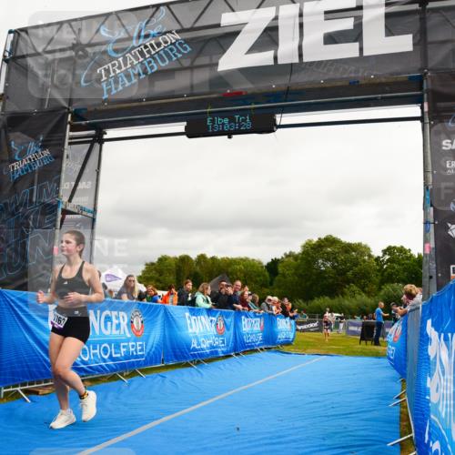 30.08.2026 - Elbe Triathlon Hamburg LAZAROV Photography http://msf.ph/oto/10091586 30.08.2026 13:03:30 Ziel 1885, 1887 meine-sportfotos.de