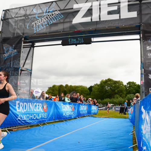 30.08.2026 - Elbe Triathlon Hamburg LAZAROV Photography http://msf.ph/oto/10091589 30.08.2026 13:03:30 Ziel 1885, 1887 meine-sportfotos.de