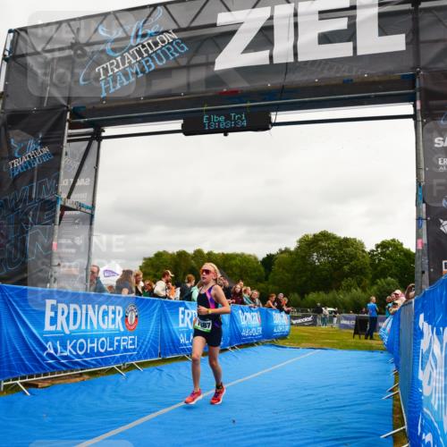 30.08.2026 - Elbe Triathlon Hamburg LAZAROV Photography http://msf.ph/oto/10091592 30.08.2026 13:03:34 Ziel 1887 meine-sportfotos.de