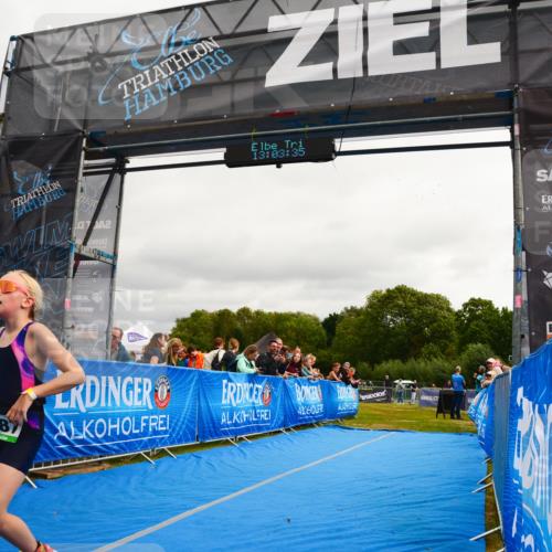 30.08.2026 - Elbe Triathlon Hamburg LAZAROV Photography http://msf.ph/oto/10091604 30.08.2026 13:03:35 Ziel 1887 meine-sportfotos.de
