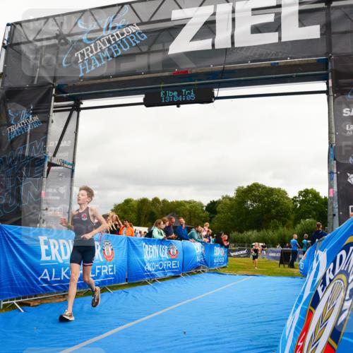 30.08.2026 - Elbe Triathlon Hamburg LAZAROV Photography http://msf.ph/oto/10091606 30.08.2026 13:04:06 Ziel 1780 meine-sportfotos.de