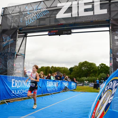 30.08.2026 - Elbe Triathlon Hamburg LAZAROV Photography http://msf.ph/oto/10091633 30.08.2026 13:04:26 Ziel 1786 meine-sportfotos.de