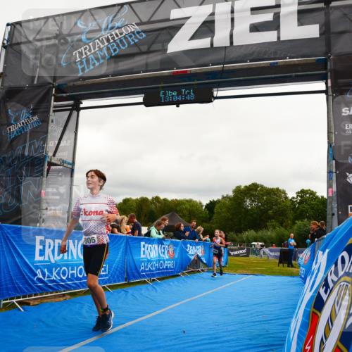 30.08.2026 - Elbe Triathlon Hamburg LAZAROV Photography http://msf.ph/oto/10091650 30.08.2026 13:04:49 Ziel 1805, 1866 meine-sportfotos.de
