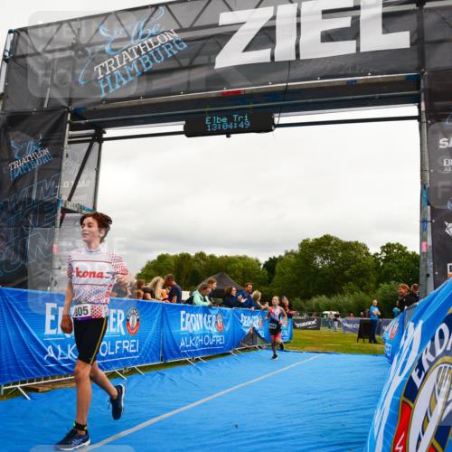 30.08.2026 - Elbe Triathlon Hamburg LAZAROV Photography http://msf.ph/oto/10091651 30.08.2026 13:04:49 Ziel 1805, 1866 meine-sportfotos.de