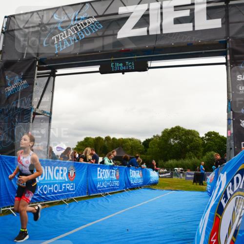 30.08.2026 - Elbe Triathlon Hamburg LAZAROV Photography http://msf.ph/oto/10091665 30.08.2026 13:04:52 Ziel 1866 meine-sportfotos.de