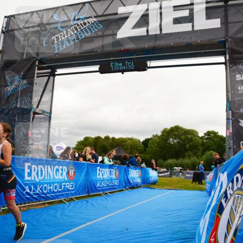 30.08.2026 - Elbe Triathlon Hamburg LAZAROV Photography http://msf.ph/oto/10091667 30.08.2026 13:04:52 Ziel 1866 meine-sportfotos.de