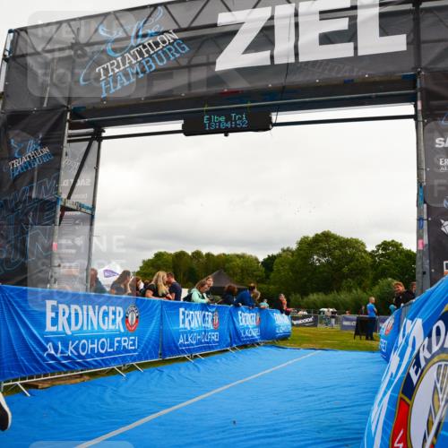 30.08.2026 - Elbe Triathlon Hamburg LAZAROV Photography http://msf.ph/oto/10091669 30.08.2026 13:04:52 Ziel 1866 meine-sportfotos.de