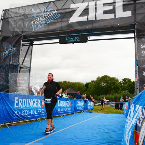 30.08.2026 - Elbe Triathlon Hamburg LAZAROV Photography http://msf.ph/oto/10091696 30.08.2026 13:06:17 Ziel 1683, 1766, 1782 meine-sportfotos.de