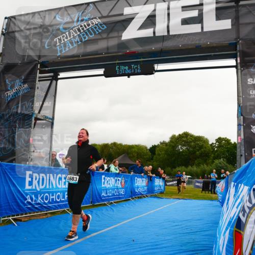 30.08.2026 - Elbe Triathlon Hamburg LAZAROV Photography http://msf.ph/oto/10091698 30.08.2026 13:06:17 Ziel 1683, 1766, 1782 meine-sportfotos.de