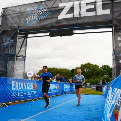 30.08.2026 - Elbe Triathlon Hamburg LAZAROV Photography http://msf.ph/oto/10091706 30.08.2026 13:06:21 Ziel 1766, 1782 meine-sportfotos.de