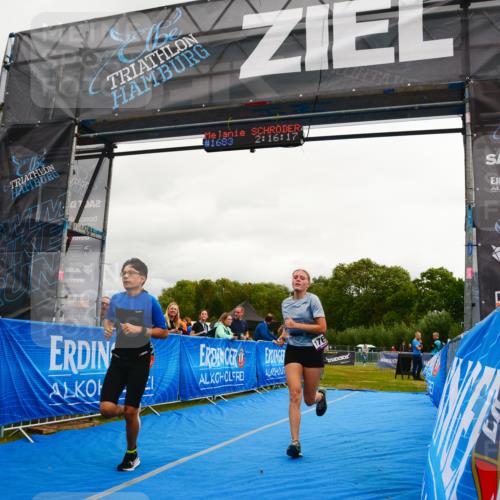 30.08.2026 - Elbe Triathlon Hamburg LAZAROV Photography http://msf.ph/oto/10091710 30.08.2026 13:06:22 Ziel 1766, 1782 meine-sportfotos.de