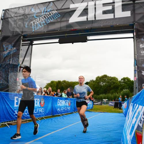 30.08.2026 - Elbe Triathlon Hamburg LAZAROV Photography http://msf.ph/oto/10091712 30.08.2026 13:06:22 Ziel 1766, 1782 meine-sportfotos.de