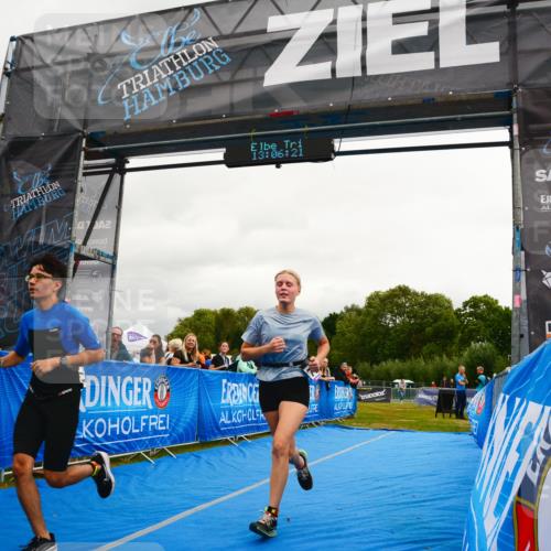 30.08.2026 - Elbe Triathlon Hamburg LAZAROV Photography http://msf.ph/oto/10091714 30.08.2026 13:06:22 Ziel 1766, 1782 meine-sportfotos.de