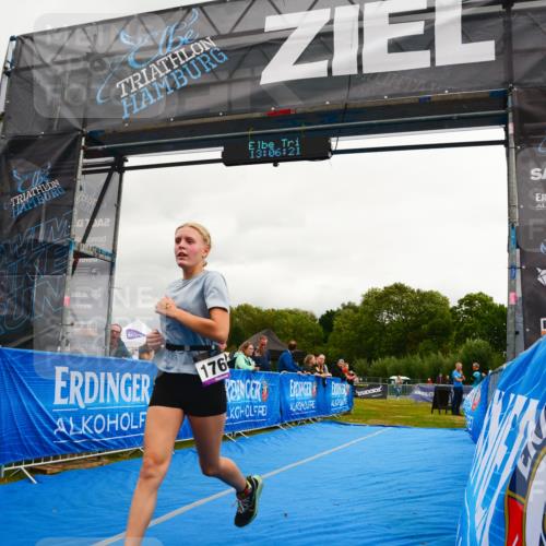 30.08.2026 - Elbe Triathlon Hamburg LAZAROV Photography http://msf.ph/oto/10091717 30.08.2026 13:06:22 Ziel 1766, 1782 meine-sportfotos.de
