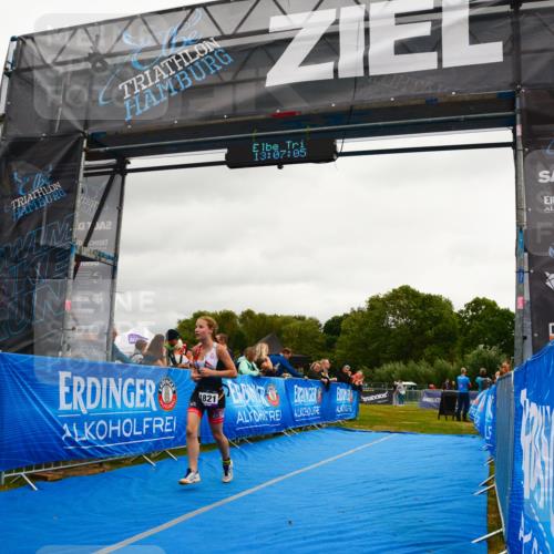 30.08.2026 - Elbe Triathlon Hamburg LAZAROV Photography http://msf.ph/oto/10091727 30.08.2026 13:07:06 Ziel 1800, 1821 meine-sportfotos.de