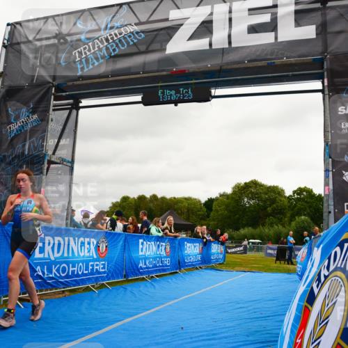 30.08.2026 - Elbe Triathlon Hamburg LAZAROV Photography http://msf.ph/oto/10091735 30.08.2026 13:07:24 Ziel 1815 meine-sportfotos.de