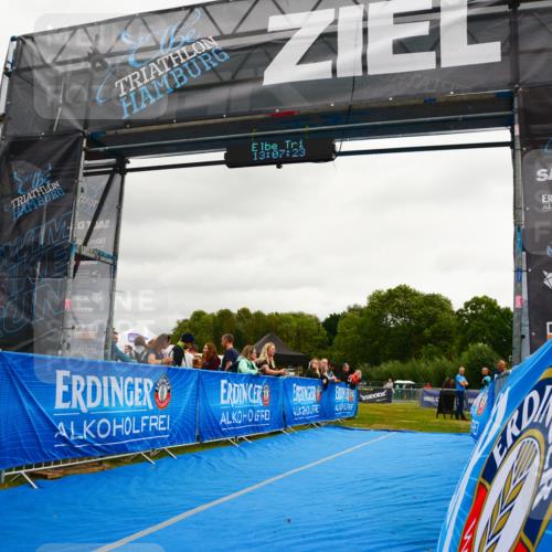 30.08.2026 - Elbe Triathlon Hamburg LAZAROV Photography http://msf.ph/oto/10091739 30.08.2026 13:07:24 Ziel 1815 meine-sportfotos.de