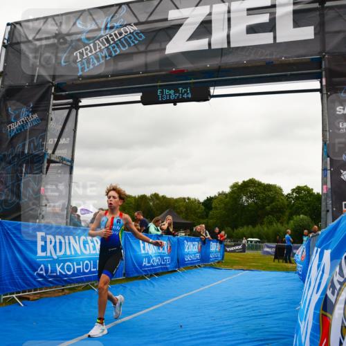 30.08.2026 - Elbe Triathlon Hamburg LAZAROV Photography http://msf.ph/oto/10091761 30.08.2026 13:07:44 Ziel 1778 meine-sportfotos.de
