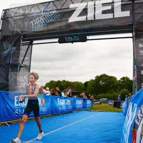 30.08.2026 - Elbe Triathlon Hamburg LAZAROV Photography http://msf.ph/oto/10091765 30.08.2026 13:07:45 Ziel 1778 meine-sportfotos.de