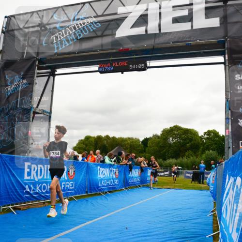 30.08.2026 - Elbe Triathlon Hamburg LAZAROV Photography http://msf.ph/oto/10091780 30.08.2026 13:09:21 Ziel 1777, 1784, 1828 meine-sportfotos.de