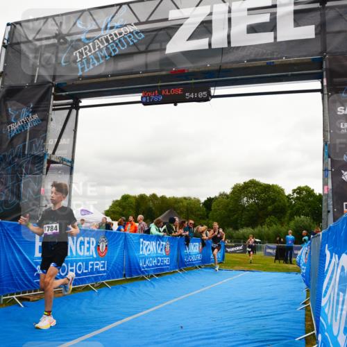 30.08.2026 - Elbe Triathlon Hamburg LAZAROV Photography http://msf.ph/oto/10091781 30.08.2026 13:09:21 Ziel 1777, 1784, 1828 meine-sportfotos.de