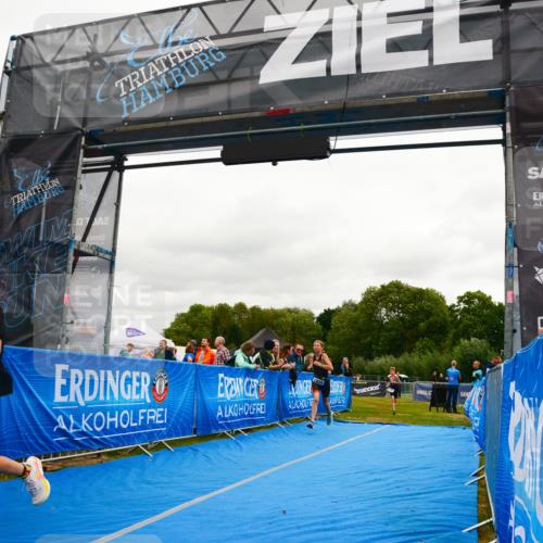 30.08.2026 - Elbe Triathlon Hamburg LAZAROV Photography http://msf.ph/oto/10091785 30.08.2026 13:09:21 Ziel 1777, 1784, 1828 meine-sportfotos.de