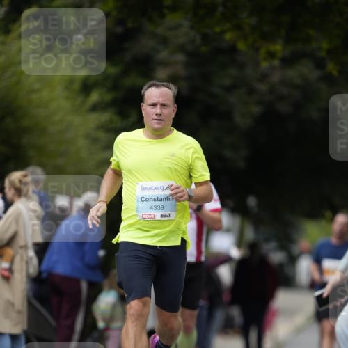 30.08.2026 - Blankeneser Heldenlauf Patografie http://msf.ph/oto/10091836 30.08.2026 12:25:20 Ziel 4332, 4333 meine-sportfotos.de