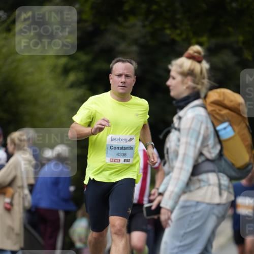 30.08.2026 - Blankeneser Heldenlauf Patografie http://msf.ph/oto/10091839 30.08.2026 12:25:20 Ziel 4332, 4333 meine-sportfotos.de