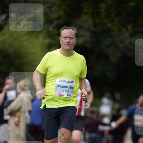 30.08.2026 - Blankeneser Heldenlauf Patografie http://msf.ph/oto/10091841 30.08.2026 12:25:22 Ziel 4332, 4333, 4338 meine-sportfotos.de