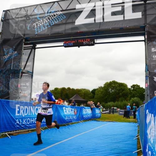 30.08.2026 - Elbe Triathlon Hamburg LAZAROV Photography http://msf.ph/oto/10091853 30.08.2026 13:13:47 Ziel 1793 meine-sportfotos.de