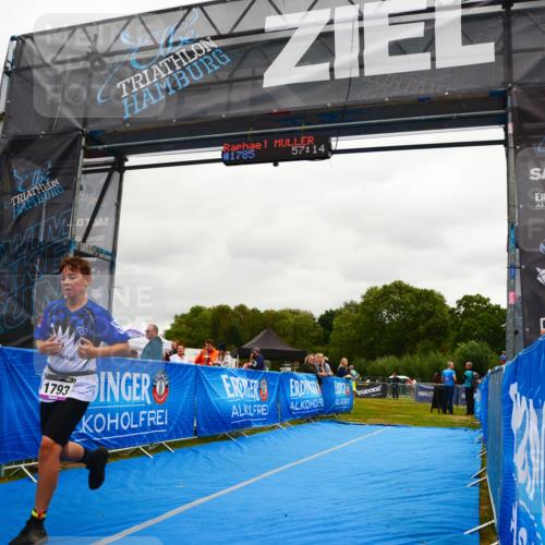 30.08.2026 - Elbe Triathlon Hamburg LAZAROV Photography http://msf.ph/oto/10091857 30.08.2026 13:13:47 Ziel 1793 meine-sportfotos.de