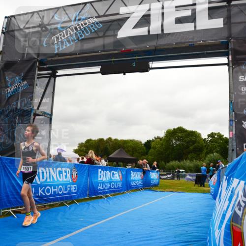 30.08.2026 - Elbe Triathlon Hamburg LAZAROV Photography http://msf.ph/oto/10091865 30.08.2026 13:14:11 Ziel 1801 meine-sportfotos.de