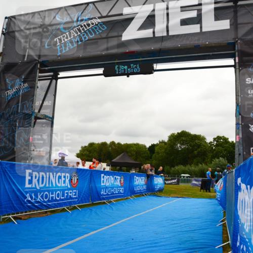 30.08.2026 - Elbe Triathlon Hamburg LAZAROV Photography http://msf.ph/oto/10091885 30.08.2026 13:15:04 Ziel 1802 meine-sportfotos.de