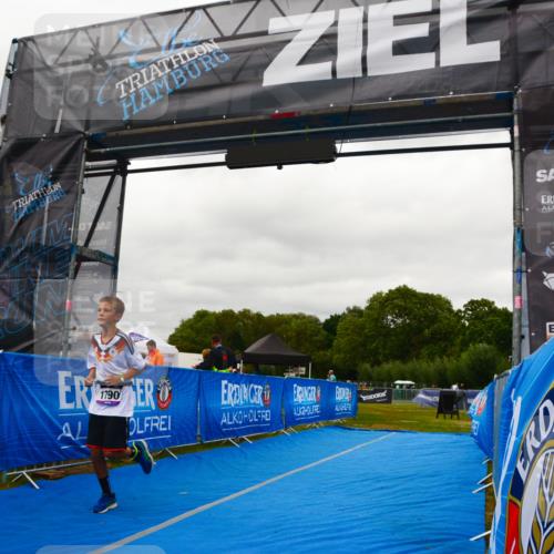30.08.2026 - Elbe Triathlon Hamburg LAZAROV Photography http://msf.ph/oto/10091911 30.08.2026 13:21:55 Ziel 1790 meine-sportfotos.de