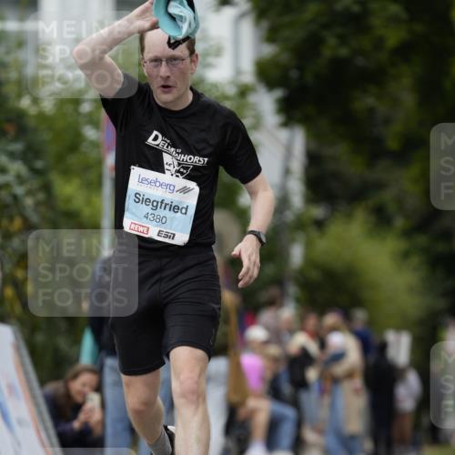 30.08.2026 - Blankeneser Heldenlauf Patografie http://msf.ph/oto/10091913 30.08.2026 12:26:19 Ziel 4380, 4478 meine-sportfotos.de
