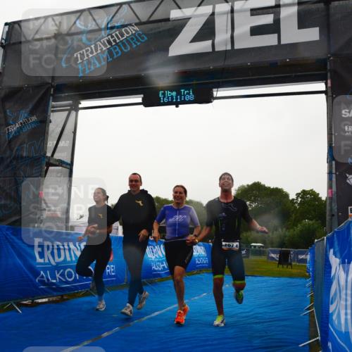 30.08.2026 - Elbe Triathlon Hamburg LAZAROV Photography http://msf.ph/oto/10091938 30.08.2026 16:11:07 Ziel  meine-sportfotos.de