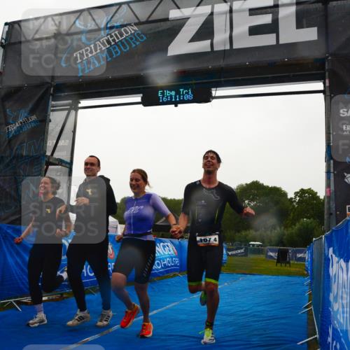 30.08.2026 - Elbe Triathlon Hamburg LAZAROV Photography http://msf.ph/oto/10091940 30.08.2026 16:11:08 Ziel  meine-sportfotos.de