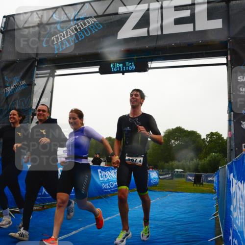 30.08.2026 - Elbe Triathlon Hamburg LAZAROV Photography http://msf.ph/oto/10091941 30.08.2026 16:11:08 Ziel  meine-sportfotos.de