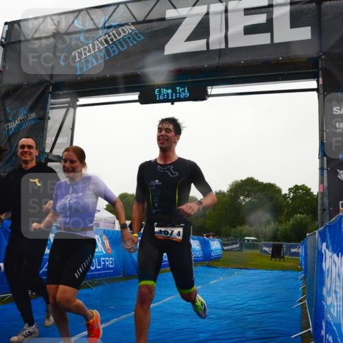 30.08.2026 - Elbe Triathlon Hamburg LAZAROV Photography http://msf.ph/oto/10091942 30.08.2026 16:11:08 Ziel  meine-sportfotos.de