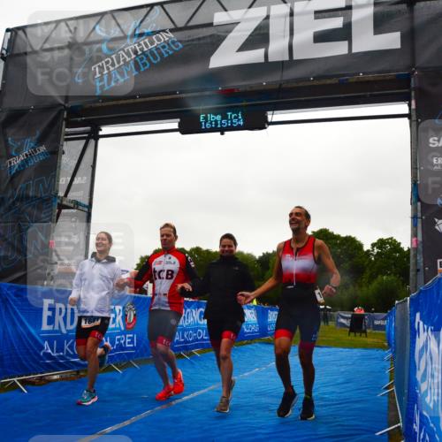 30.08.2026 - Elbe Triathlon Hamburg LAZAROV Photography http://msf.ph/oto/10091945 30.08.2026 16:15:53 Ziel  meine-sportfotos.de